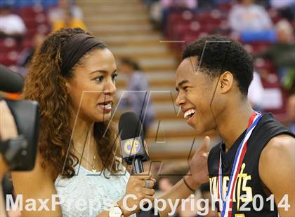 Thumbnail 3 in Bishop Montgomery vs. Moreau Catholic (CIF State D2 Final) photogallery.