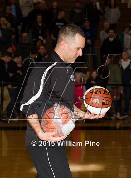 Thumbnail 2 in Middletown vs. Valley Central (Section 9 Class AA Final) photogallery.