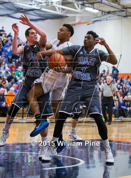 Thumbnail 2 in Middletown vs. Valley Central (Section 9 Class AA Final) photogallery.