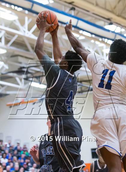 Thumbnail 2 in Middletown vs. Valley Central (Section 9 Class AA Final) photogallery.