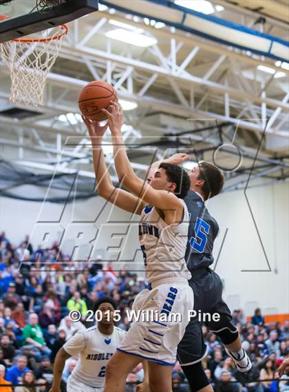 Thumbnail 3 in Middletown vs. Valley Central (Section 9 Class AA Final) photogallery.