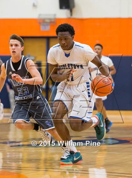 Thumbnail 2 in Middletown vs. Valley Central (Section 9 Class AA Final) photogallery.