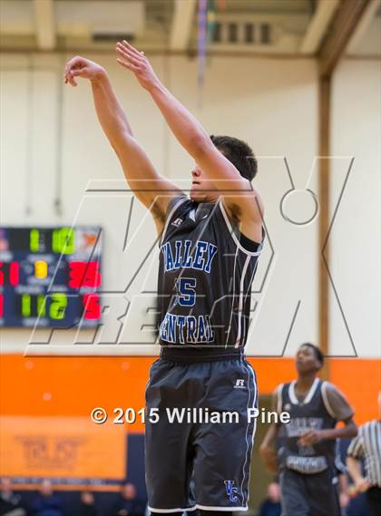 Thumbnail 3 in Middletown vs. Valley Central (Section 9 Class AA Final) photogallery.