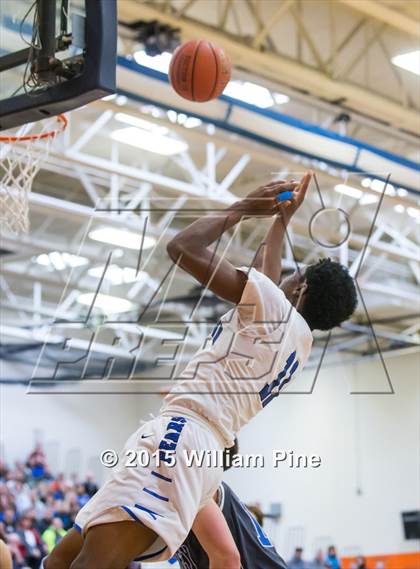 Thumbnail 3 in Middletown vs. Valley Central (Section 9 Class AA Final) photogallery.