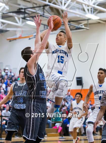 Thumbnail 2 in Middletown vs. Valley Central (Section 9 Class AA Final) photogallery.
