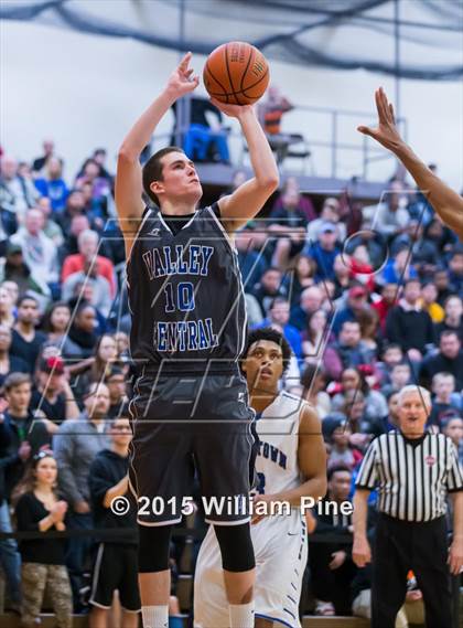 Thumbnail 3 in Middletown vs. Valley Central (Section 9 Class AA Final) photogallery.