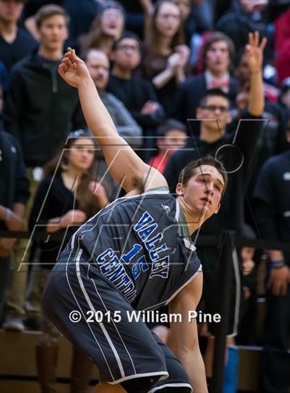 Thumbnail 3 in Middletown vs. Valley Central (Section 9 Class AA Final) photogallery.