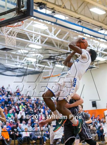 Thumbnail 2 in Middletown vs. Valley Central (Section 9 Class AA Final) photogallery.