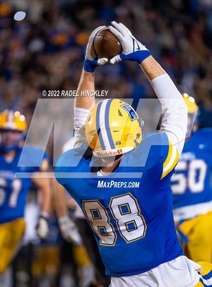 Thumbnail 3 in Howell vs. Fort Osage (MSHSAA Class 5 Final) photogallery.