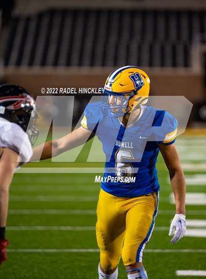 Thumbnail 1 in Howell vs. Fort Osage (MSHSAA Class 5 Final) photogallery.
