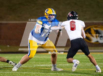 Thumbnail 2 in Howell vs. Fort Osage (MSHSAA Class 5 Final) photogallery.
