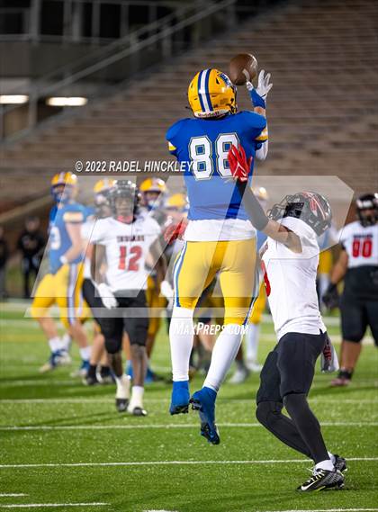Thumbnail 2 in Howell vs. Fort Osage (MSHSAA Class 5 Final) photogallery.