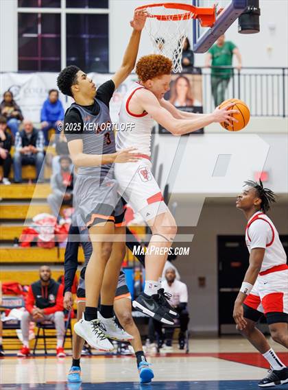 Thumbnail 2 in Gainesville vs Lanier (GHSA 5A Region 7 Championship Game) photogallery.