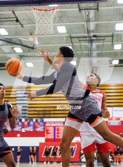 Thumbnail 3 in Gainesville vs Lanier (GHSA 5A Region 7 Championship Game) photogallery.
