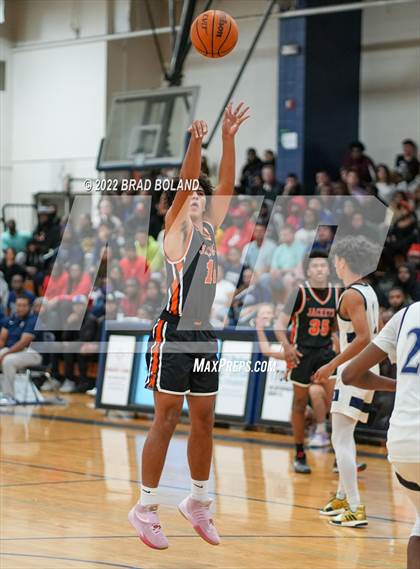 Thumbnail 2 in McGill-Toolen @ Baker photogallery.