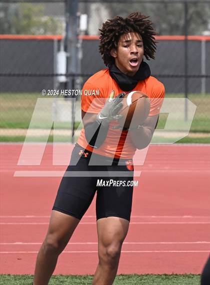 Thumbnail 2 in San Jacinto vs. Foothill (Surf City Tournament) photogallery.