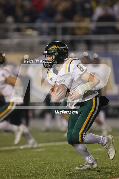 Thumbnail 2 in Imhotep Charter vs. Penn-Trafford (PIAA 5A Championship) photogallery.