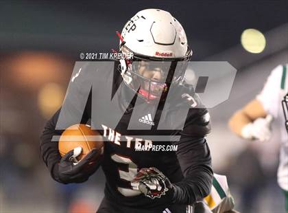 Thumbnail 2 in Imhotep Charter vs. Penn-Trafford (PIAA 5A Championship) photogallery.