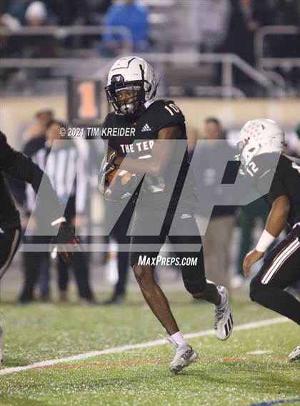 Thumbnail 2 in Imhotep Charter vs. Penn-Trafford (PIAA 5A Championship) photogallery.