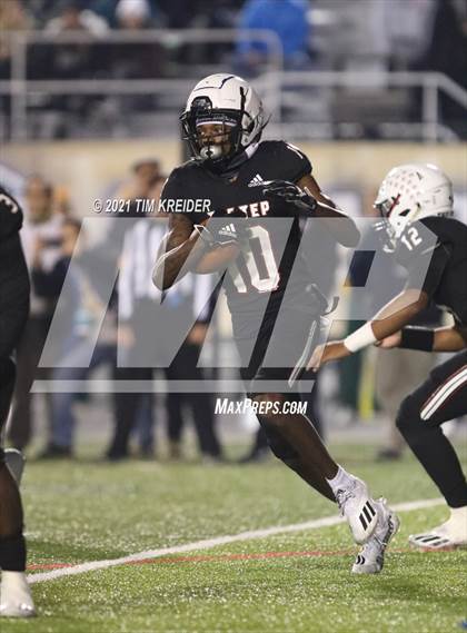 Thumbnail 3 in Imhotep Charter vs. Penn-Trafford (PIAA 5A Championship) photogallery.