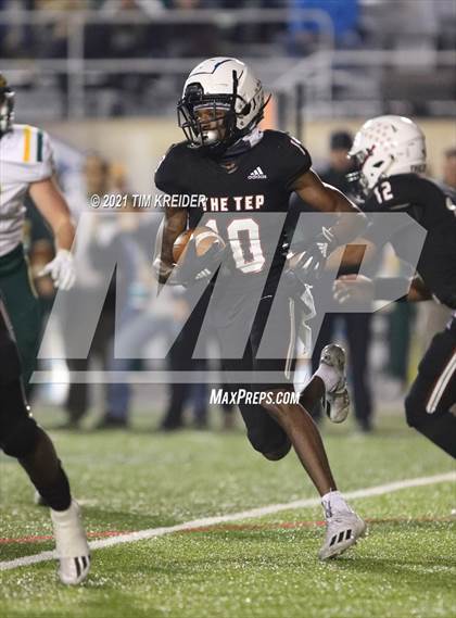Thumbnail 1 in Imhotep Charter vs. Penn-Trafford (PIAA 5A Championship) photogallery.