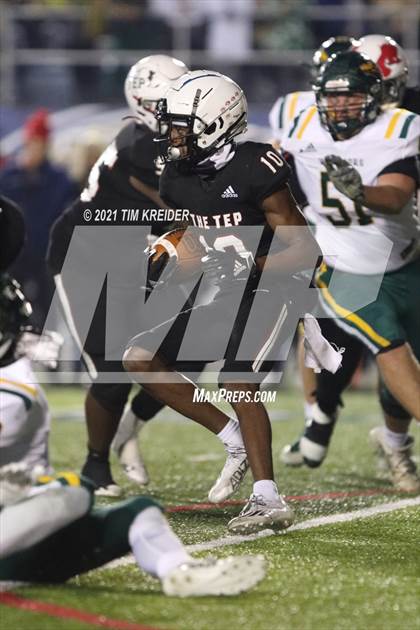 Thumbnail 3 in Imhotep Charter vs. Penn-Trafford (PIAA 5A Championship) photogallery.