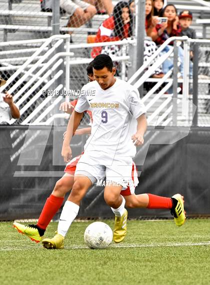 Thumbnail 3 in Kirtland Central vs. Robertson photogallery.