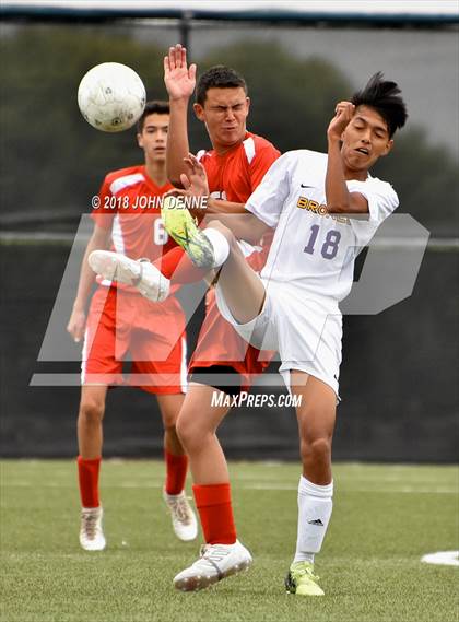 Thumbnail 1 in Kirtland Central vs. Robertson photogallery.