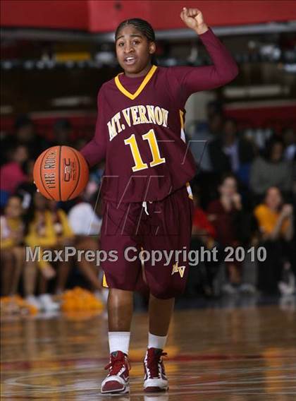 Thumbnail 2 in Mt. Vernon vs. Ossining (Section 1 Class AA Final) photogallery.