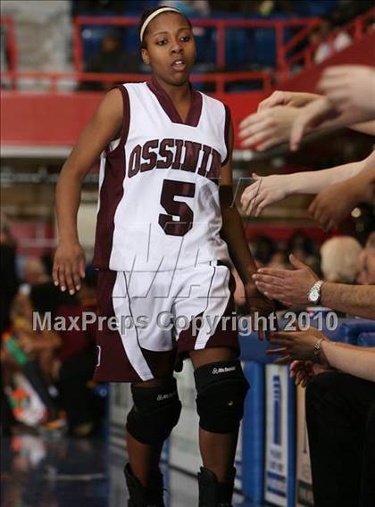 Thumbnail 2 in Mt. Vernon vs. Ossining (Section 1 Class AA Final) photogallery.