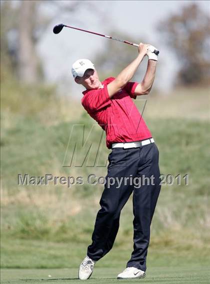 Thumbnail 3 in Iowa State Boys Golf Tournament @ Harvester photogallery.