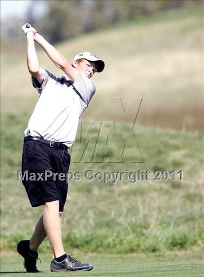 Thumbnail 3 in Iowa State Boys Golf Tournament @ Harvester photogallery.