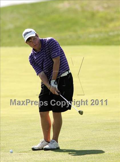 Thumbnail 1 in Iowa State Boys Golf Tournament @ Harvester photogallery.