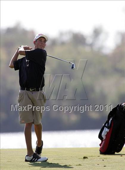 Thumbnail 2 in Iowa State Boys Golf Tournament @ Harvester photogallery.