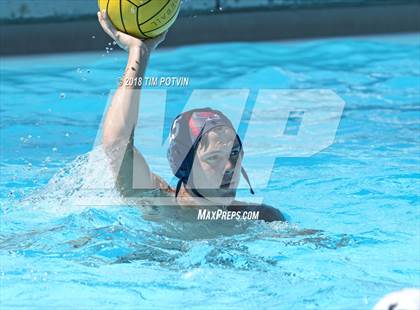 Thumbnail 2 in La Sierra vs Hemet photogallery.