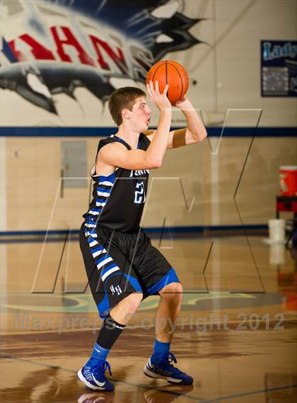 Thumbnail 1 in Atascocita vs. Hebron (McDonald's Texas Invitational) photogallery.