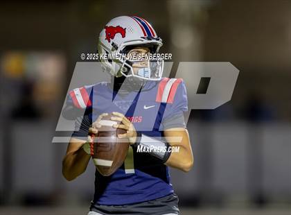 Thumbnail 3 in Dinuba @ Tulare Western photogallery.