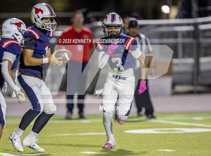 Thumbnail 3 in Dinuba @ Tulare Western photogallery.