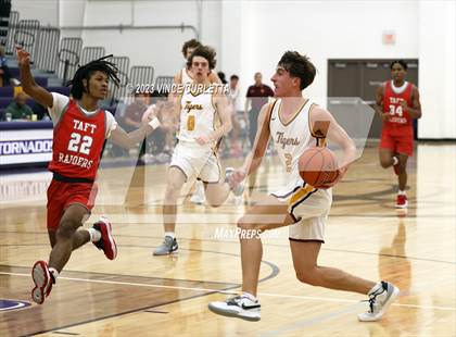 Thumbnail 1 in Taft @ Dripping Springs (CTX Tip-Off Showcase @ Concordia University) photogallery.
