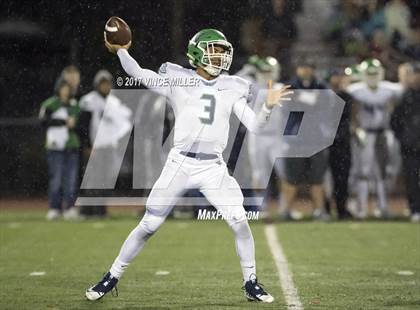 Thumbnail 2 in Woodinville vs. Sumner (WIAA 4A Semifinal) photogallery.