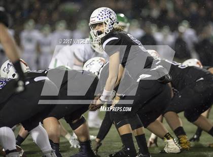 Thumbnail 2 in Woodinville vs. Sumner (WIAA 4A Semifinal) photogallery.