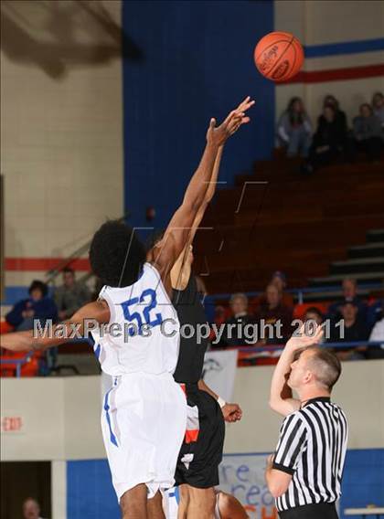 Thumbnail 3 in Graves County vs. Scott County Central (Marshall County Hoopfest) photogallery.