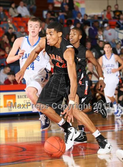 Thumbnail 2 in Graves County vs. Scott County Central (Marshall County Hoopfest) photogallery.
