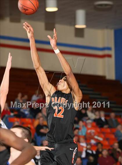 Thumbnail 3 in Graves County vs. Scott County Central (Marshall County Hoopfest) photogallery.