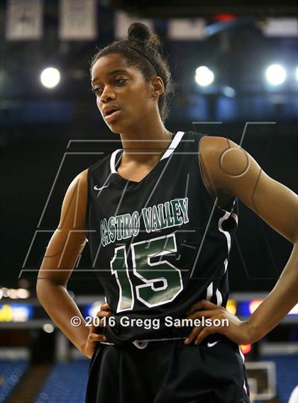 Thumbnail 3 in St. Francis vs. Castro Valley (CIF NorCal Regional D1 Final) photogallery.