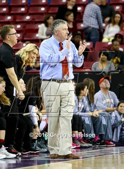 Thumbnail 2 in St. Francis vs. Castro Valley (CIF NorCal Regional D1 Final) photogallery.