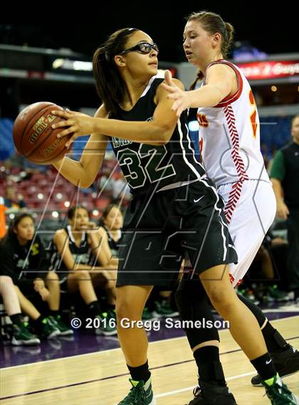 Thumbnail 3 in St. Francis vs. Castro Valley (CIF NorCal Regional D1 Final) photogallery.