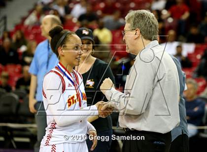 Thumbnail 2 in St. Francis vs. Castro Valley (CIF NorCal Regional D1 Final) photogallery.