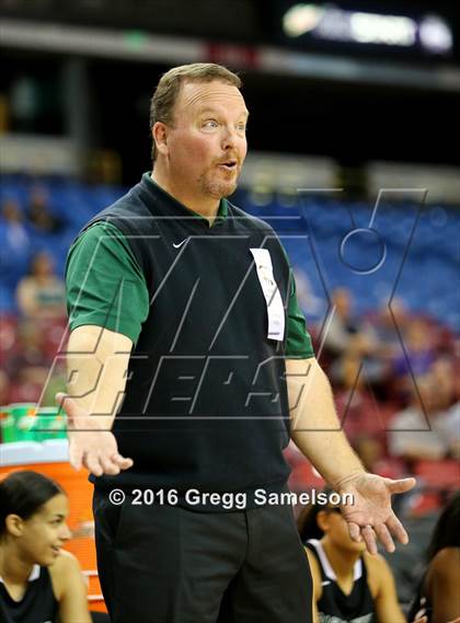 Thumbnail 2 in St. Francis vs. Castro Valley (CIF NorCal Regional D1 Final) photogallery.