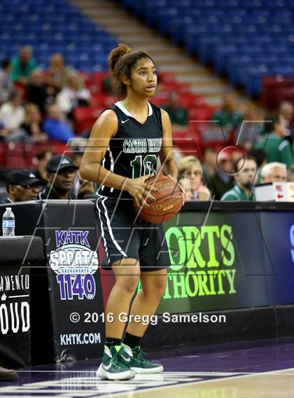 Thumbnail 1 in St. Francis vs. Castro Valley (CIF NorCal Regional D1 Final) photogallery.